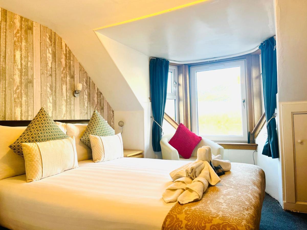 Rowantreebank Bed And Breakfast Arrochar Esterno foto